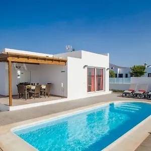 https://white-house-marina-rubicon-playa-blanca.in-canary-islands.com
